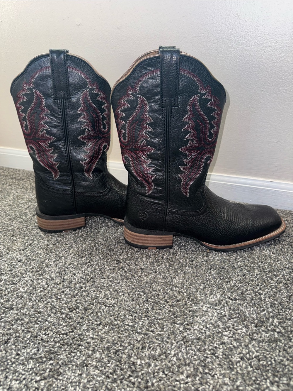 Women’s Ariat Cowboy boots - 8.5B